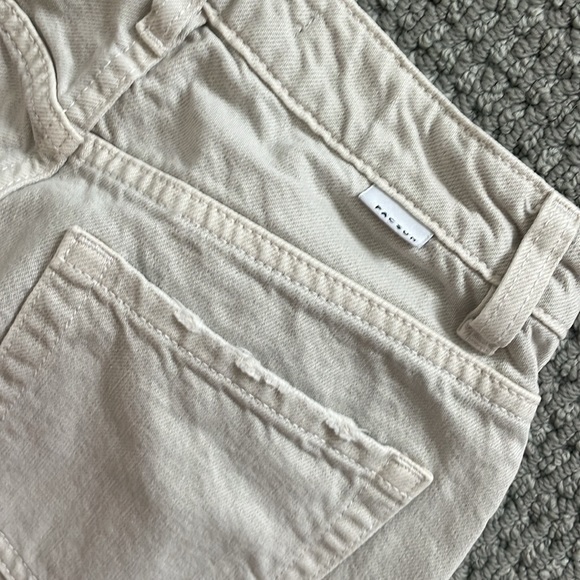 Jeans that are really cute on! - Picture 3 of 3